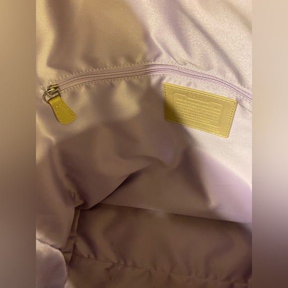 Coach patent leather beige tote with zipper top and front and back pocket - Picture 6 of 8